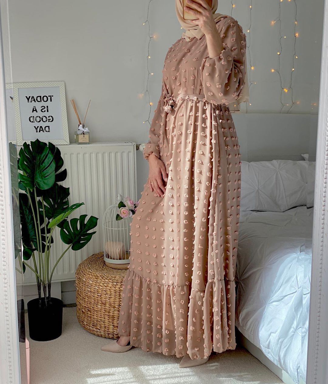 Fashion Muslim Plus Size Dress with Pom Poms for Women